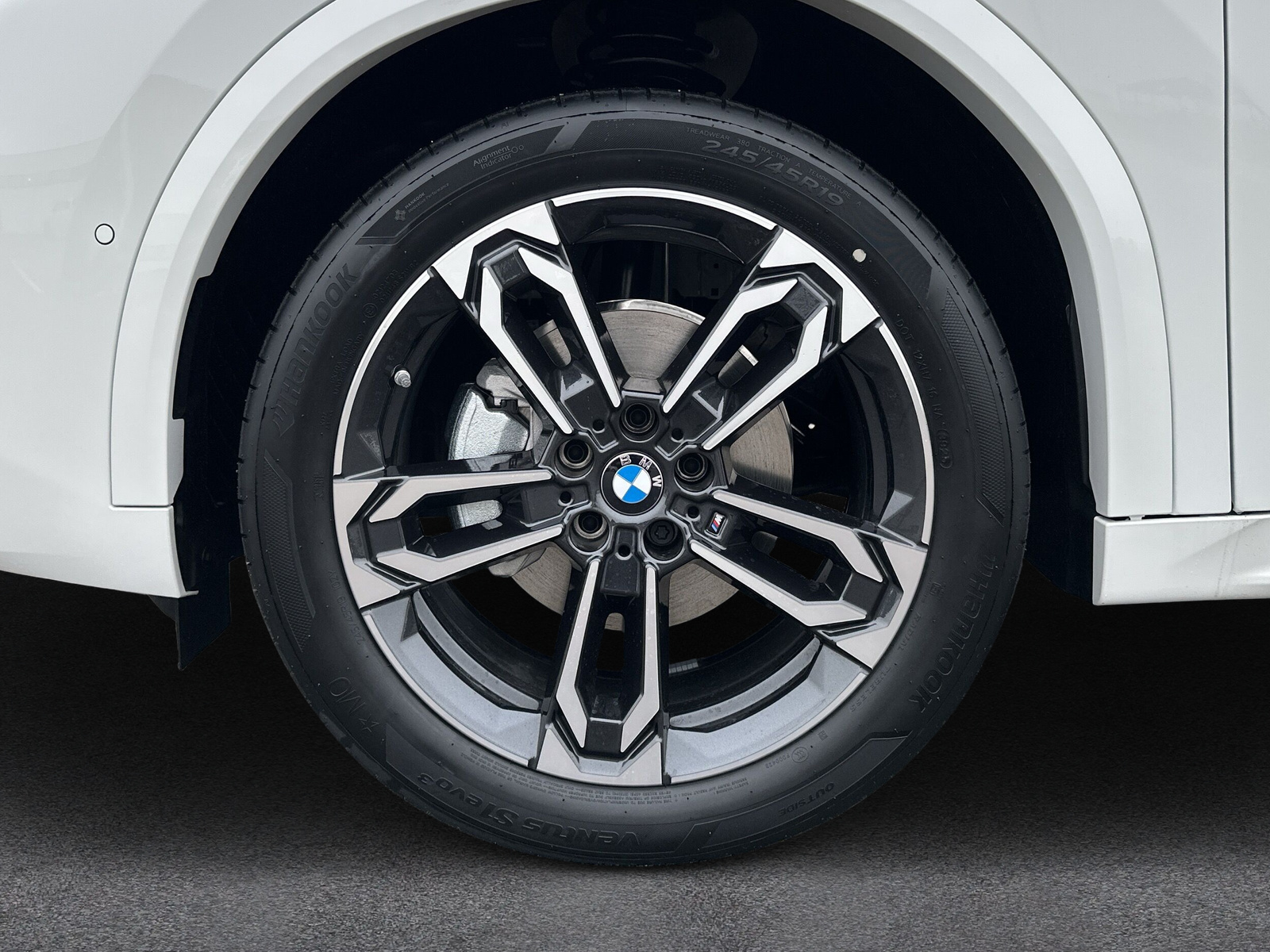 BMW iX2 eDrive 20 M Sport **Action de leasing à 0.9%**-image-8