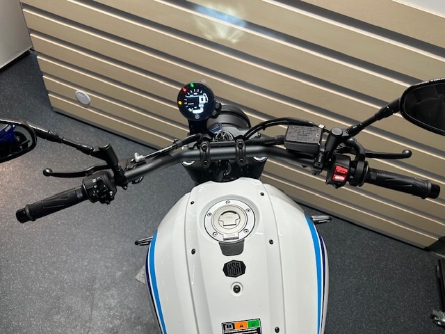 YAMAHA XSR 700 (35kW)-image-1
