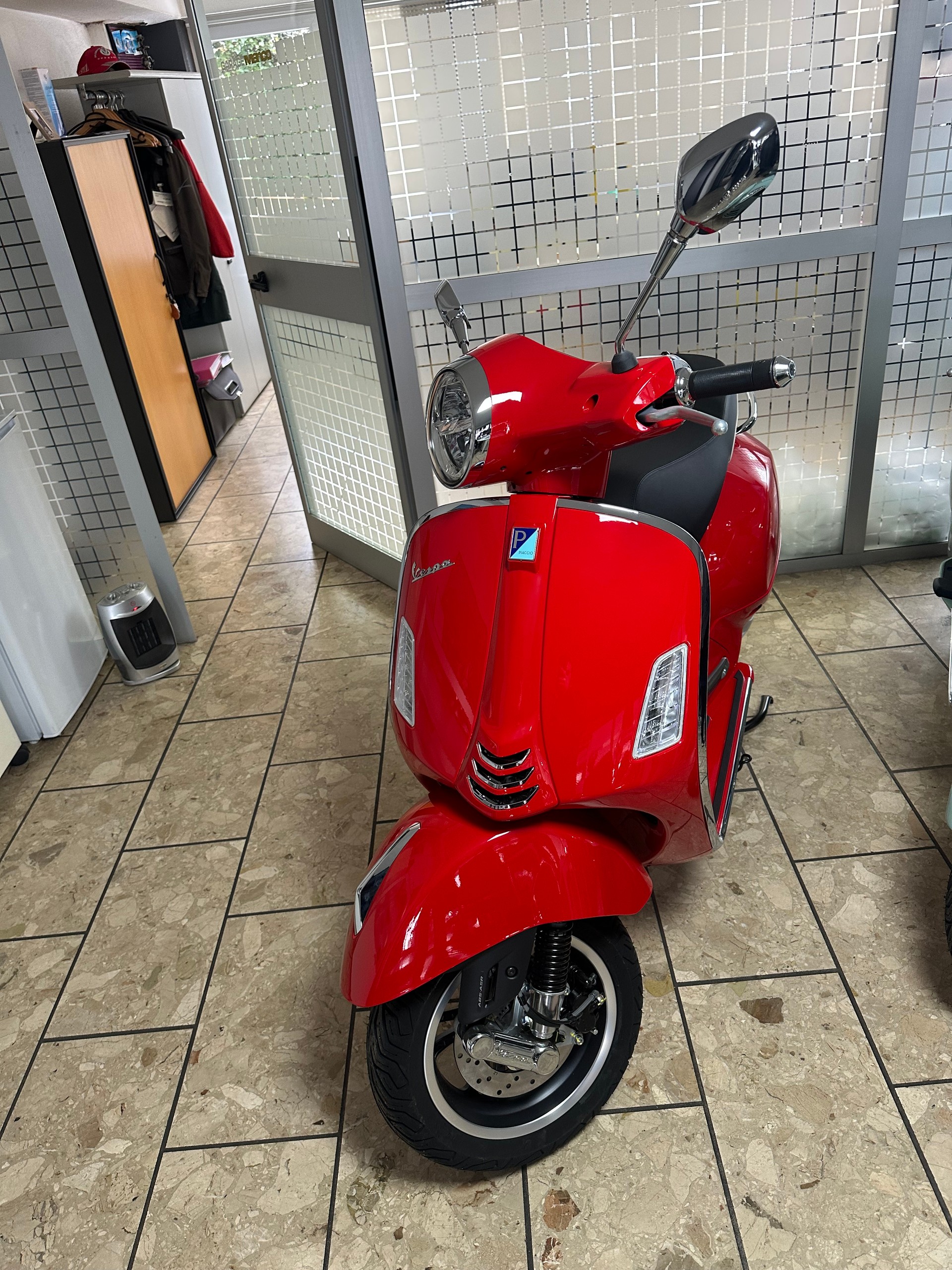 PIAGGIO Vespa GTS 125 Super RST Euro 5+-image-1