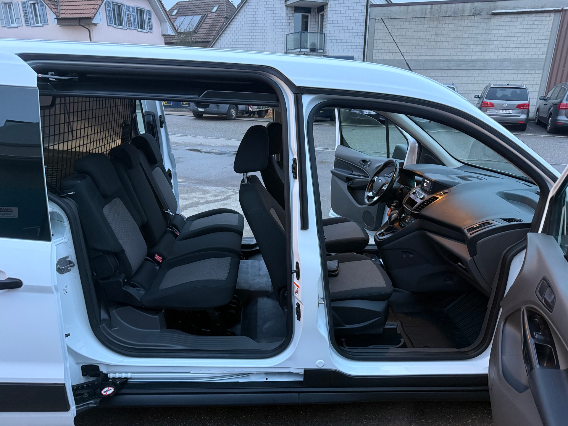 FORD Transit Connect Van T230 DCIV 1.5 EcoBlue Ambi. A-image-6