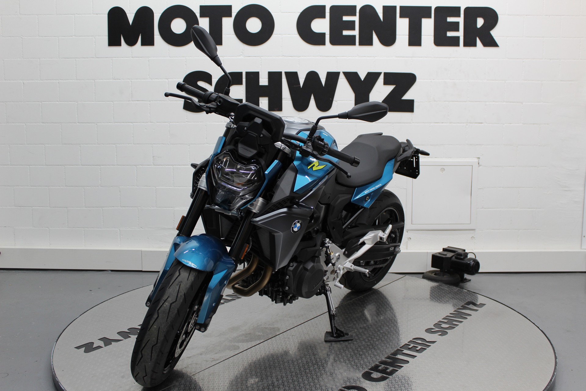 BMW F 900 R A2-image-3
