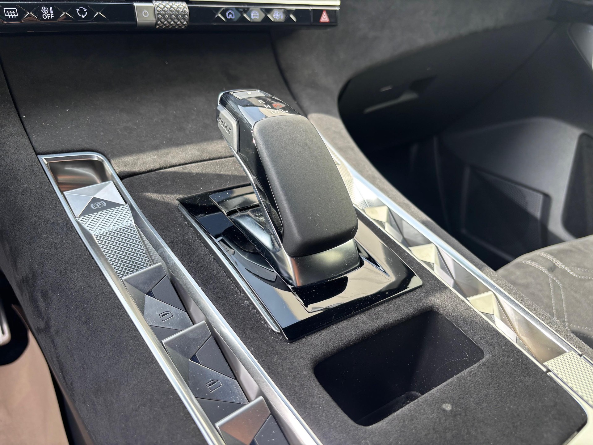 DS AUTOMOBILES 7 1.6 E-Tense Ligne Noire-image-10