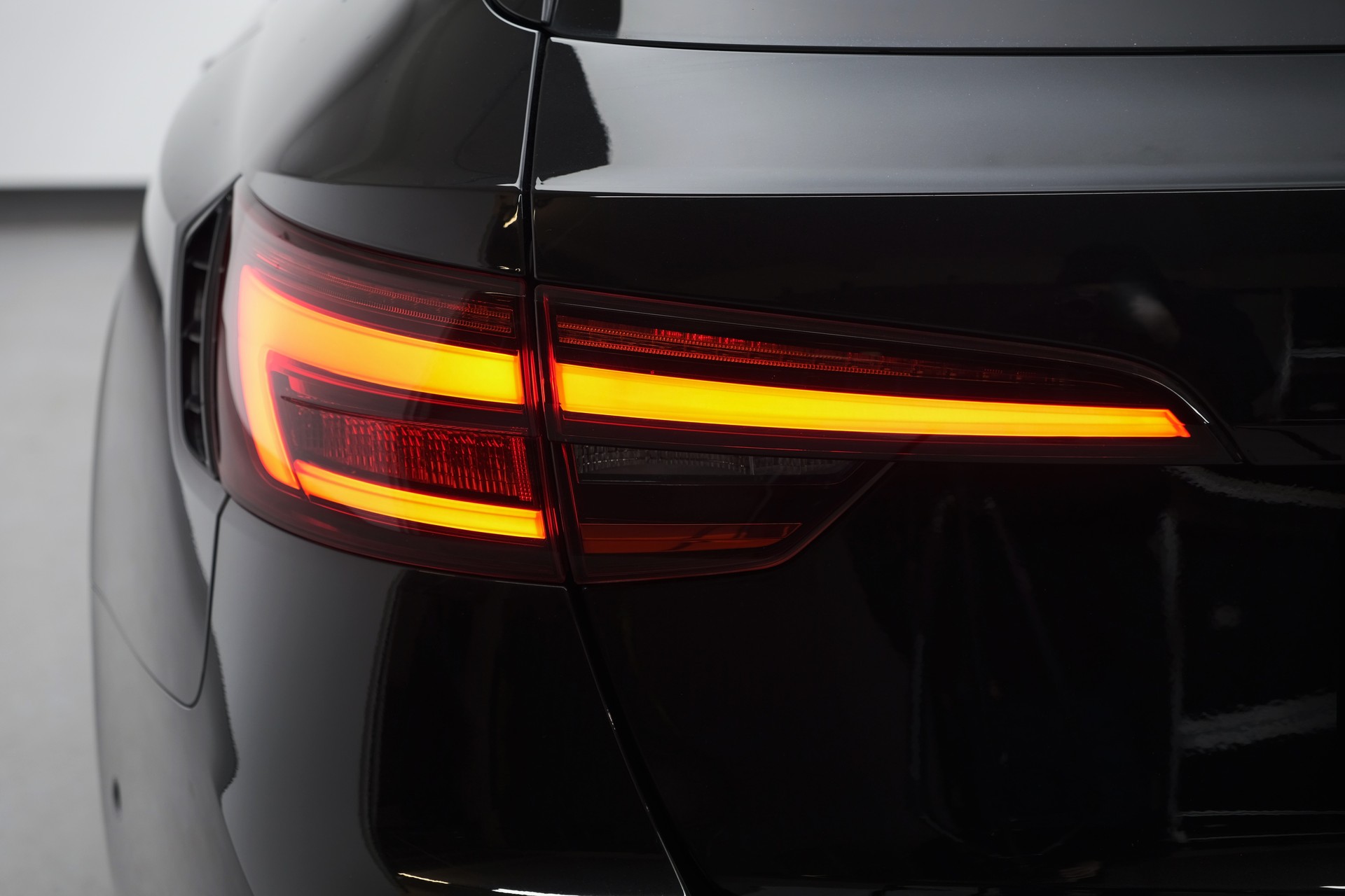 AUDI RS4 Avant 2.9 TFSI quattro tiptronic-image-8