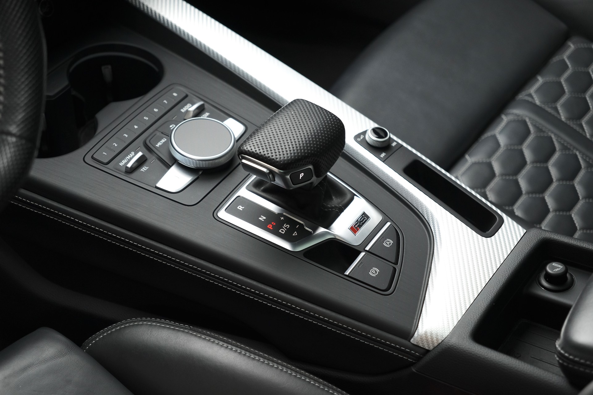 AUDI RS4 Avant 2.9 TFSI quattro tiptronic-image-21