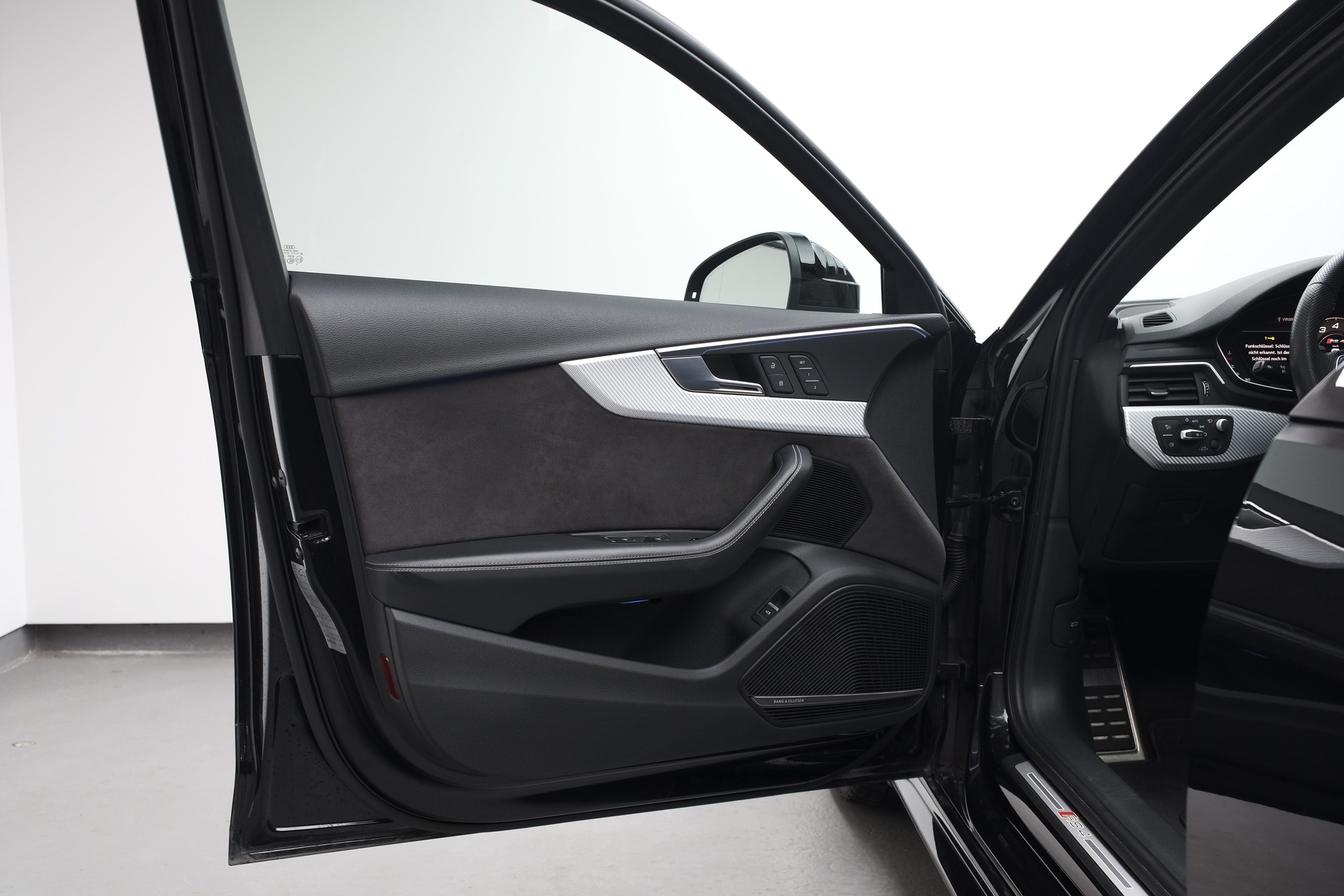 AUDI RS4 Avant 2.9 TFSI quattro tiptronic-image-25