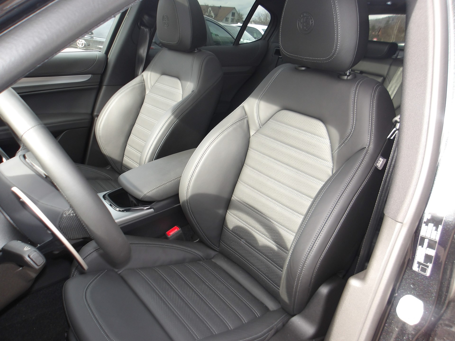 ALFA ROMEO Stelvio 2.0 Veloce Q4 AT8-image-8