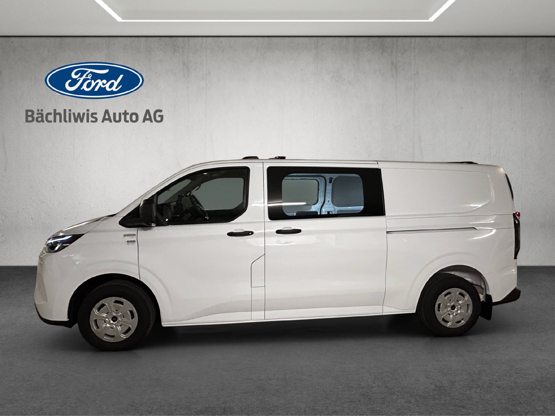 FORD Transit Custom Van 320 L2 2.5 Duratec 233 Trend PHEV-showroom-element-1