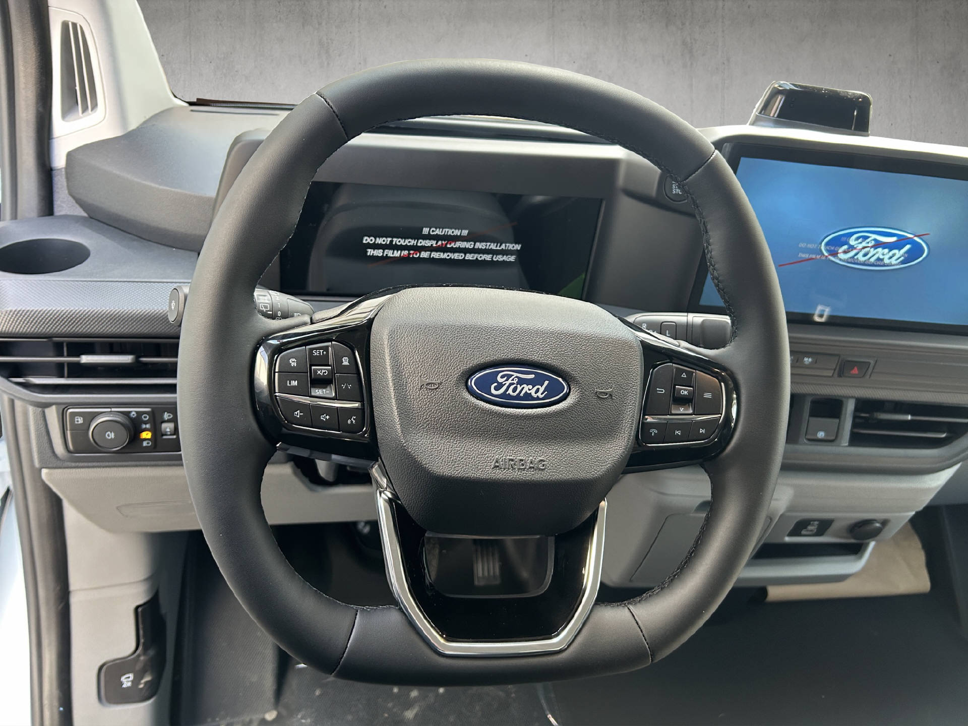 FORD Transit Custom Van 320 L2 2.5 Duratec 233 Trend PHEV-image-10