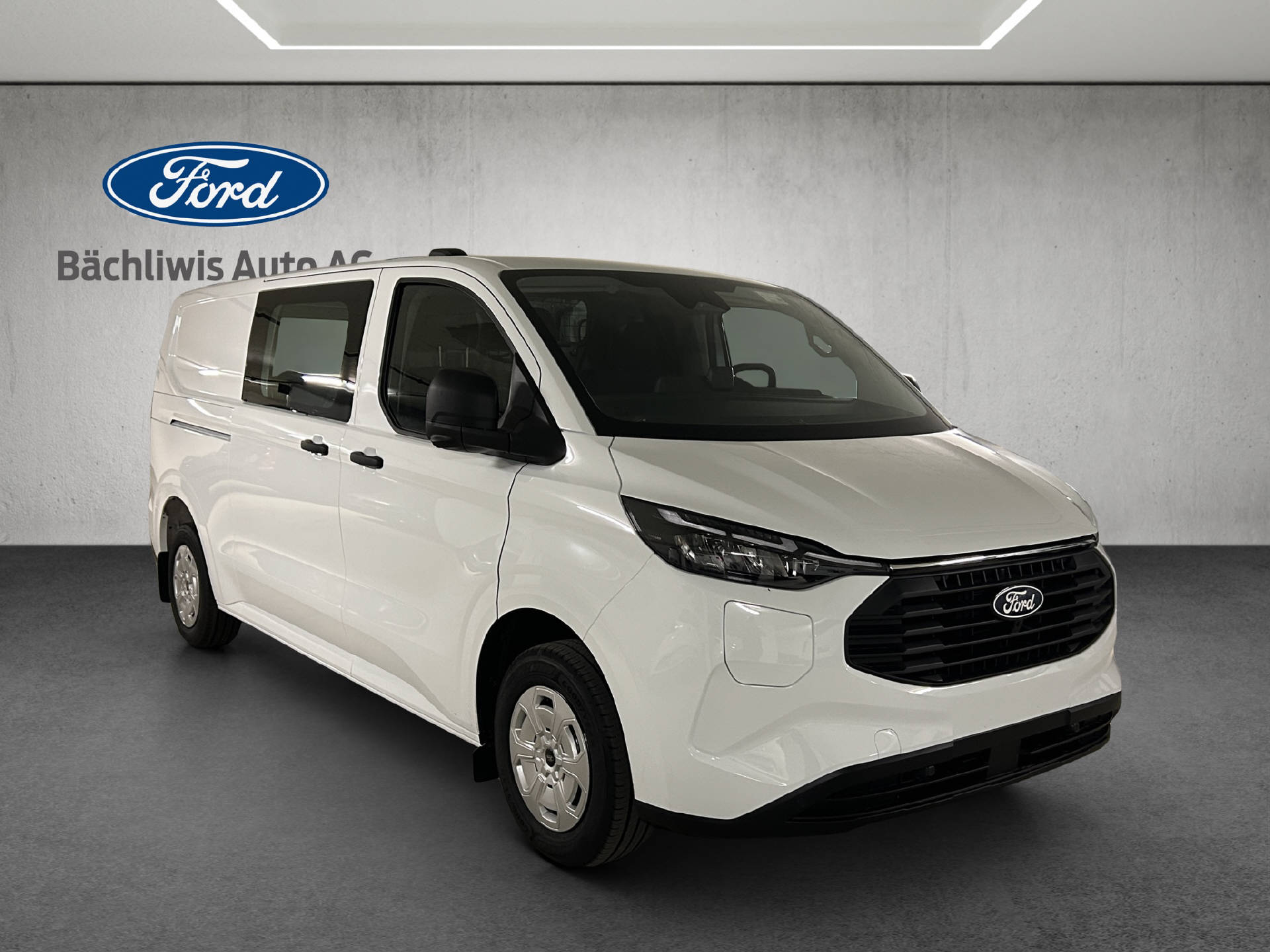 FORD Transit Custom Van 320 L2 2.5 Duratec 233 Trend PHEV-image-6