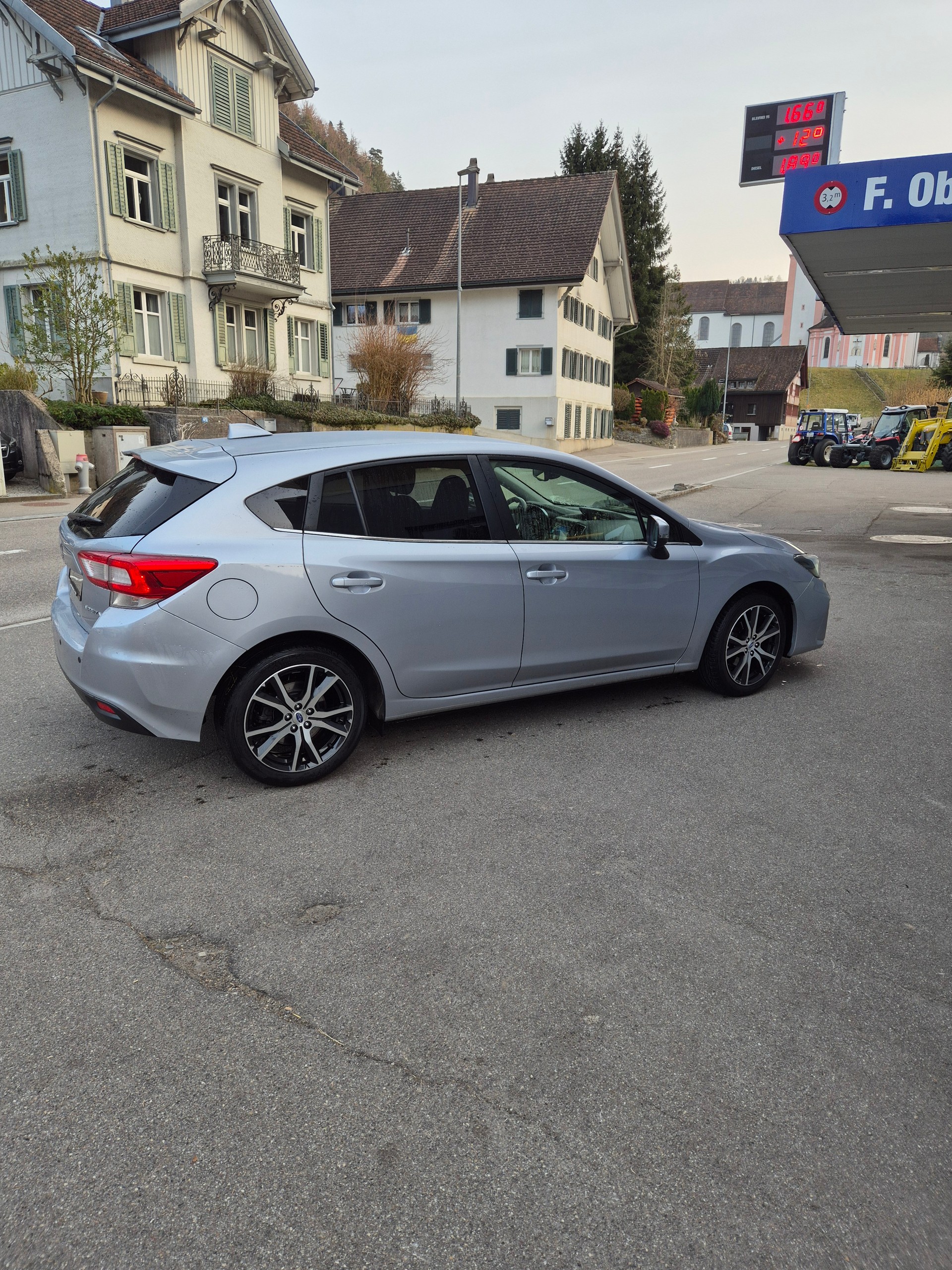 SUBARU Impreza 2.0 Swiss AWD Lineartronic