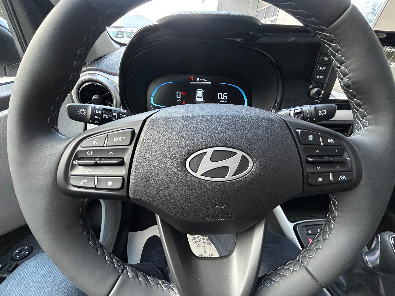 HYUNDAI i10 1.2 Vertex Aut.-image-13