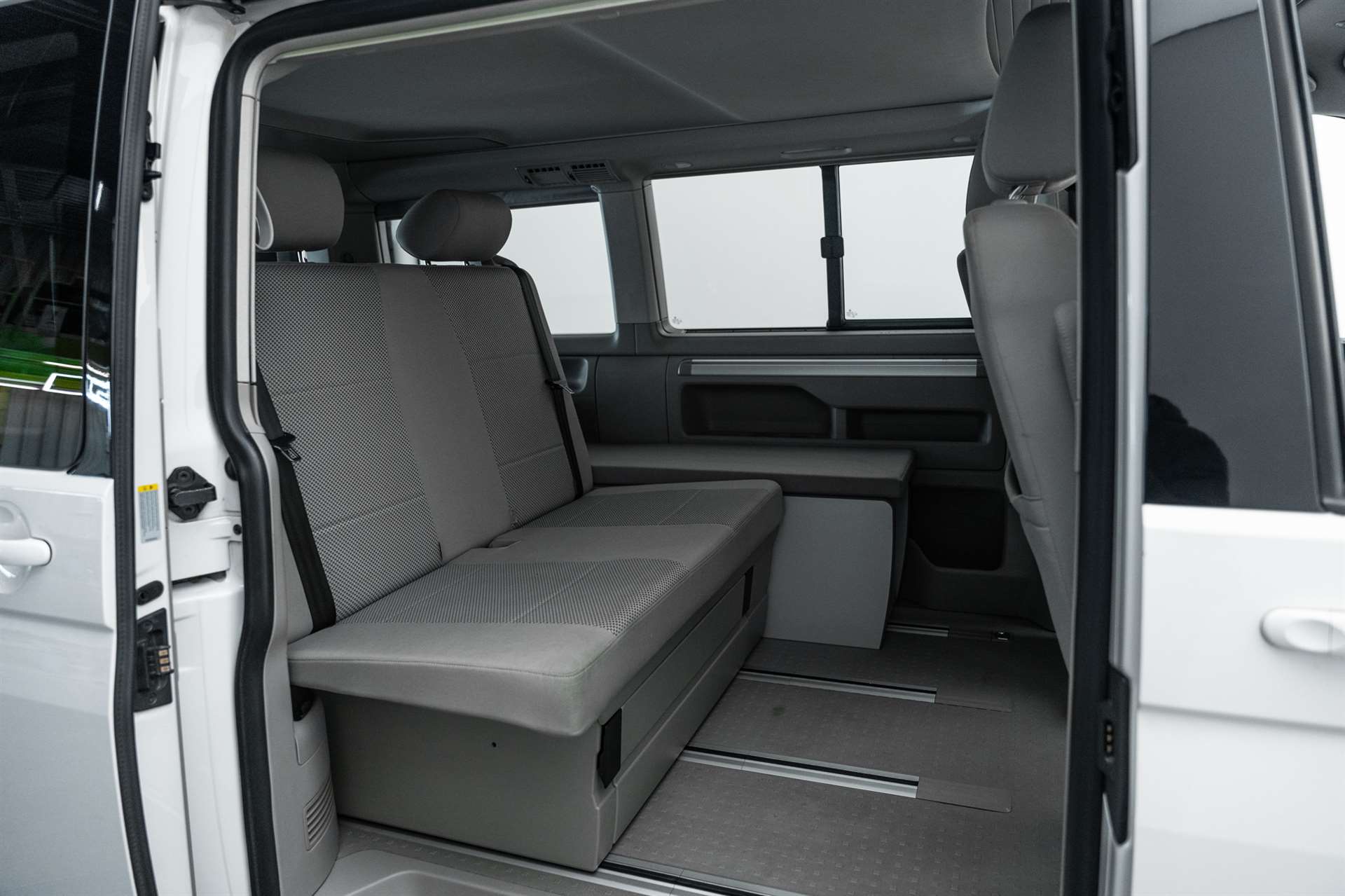 VW T6 California 2.0 TDI Beach Edition-image-10