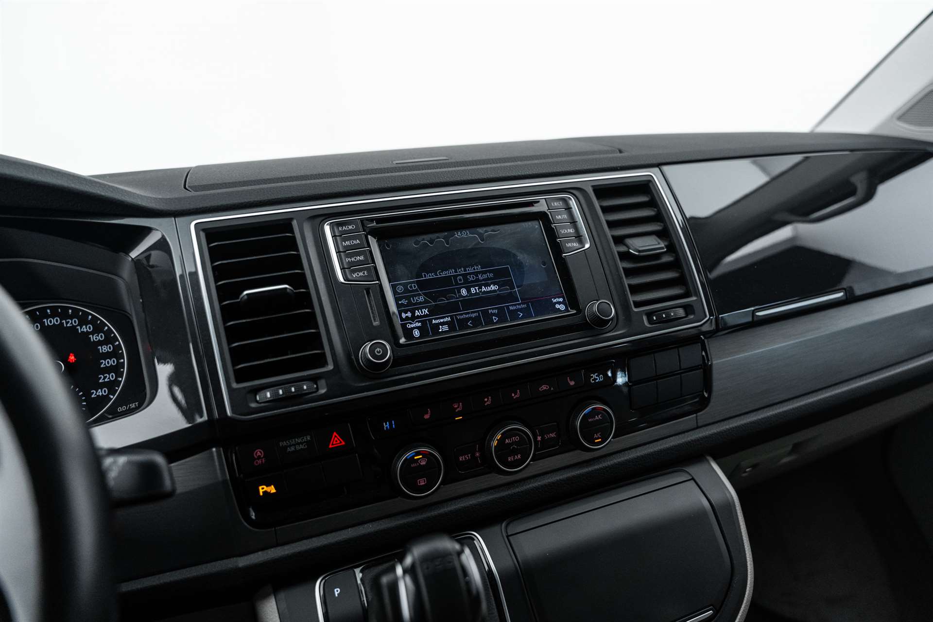 VW T6 California 2.0 TDI Beach Edition-image-17