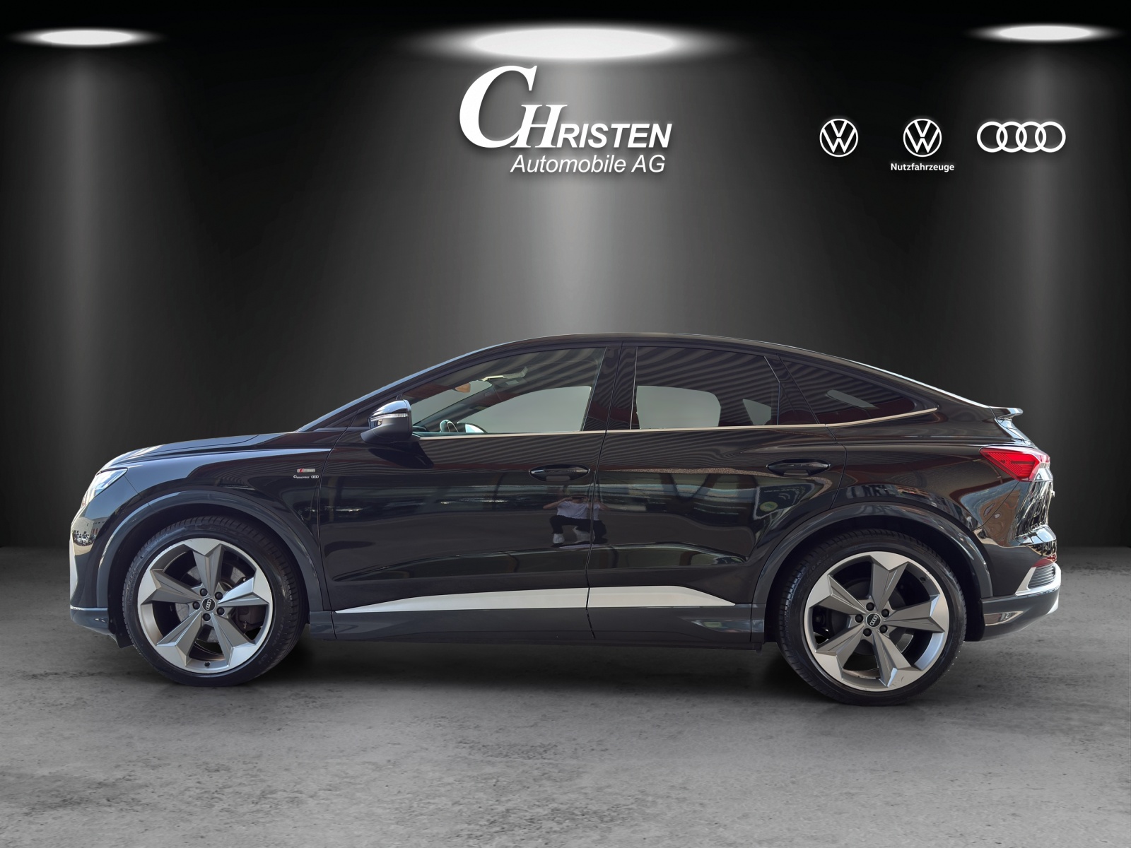 AUDI Q4 Sportback e-tron 50 quattro-showroom-element-2