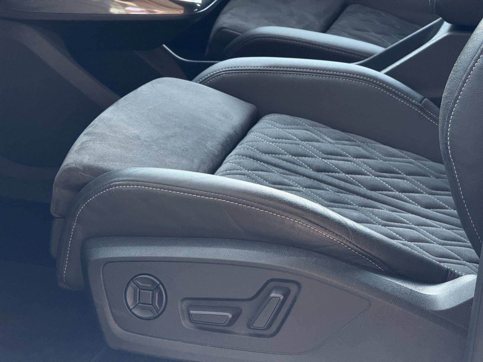 AUDI Q4 Sportback e-tron 50 quattro-image-16