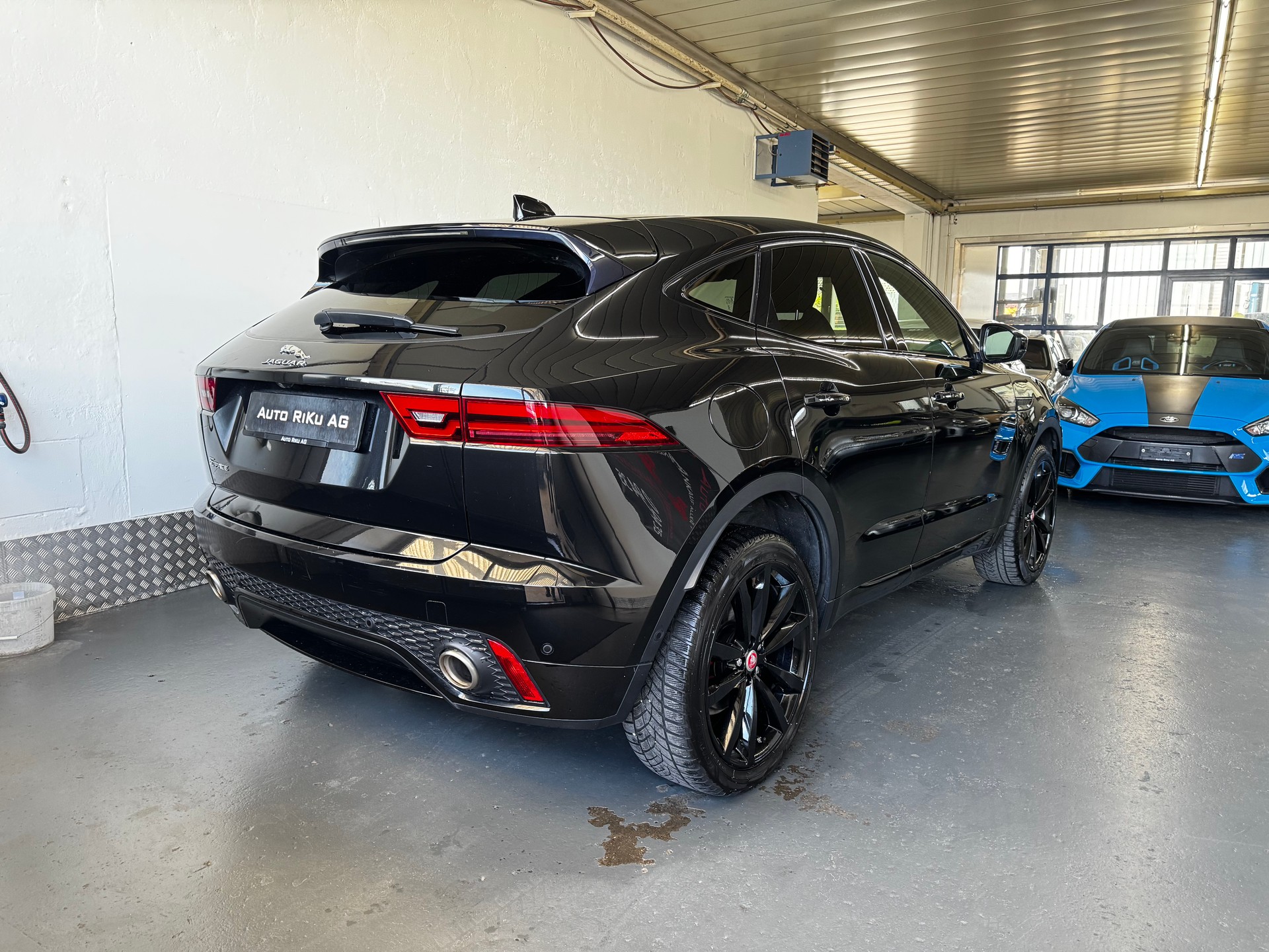 JAGUAR E-Pace 2.0 P250 R-Dynamic SE AWD Automatik-image-8