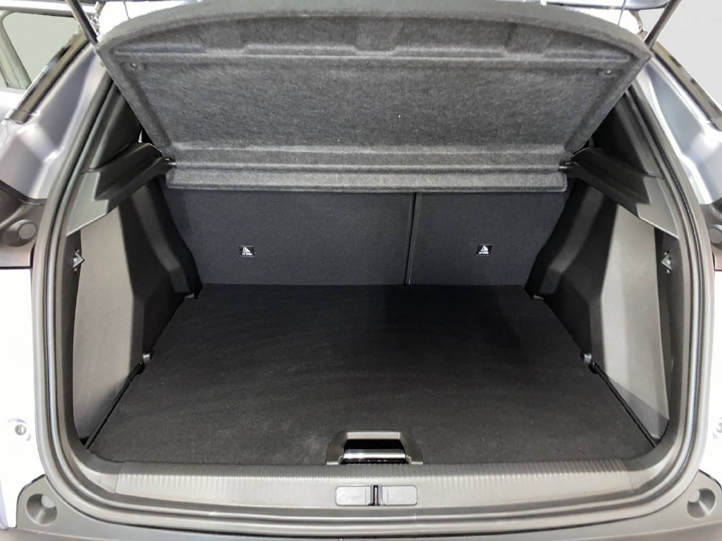 PEUGEOT 2008 1.2 Hybrid 145 GT-image-13