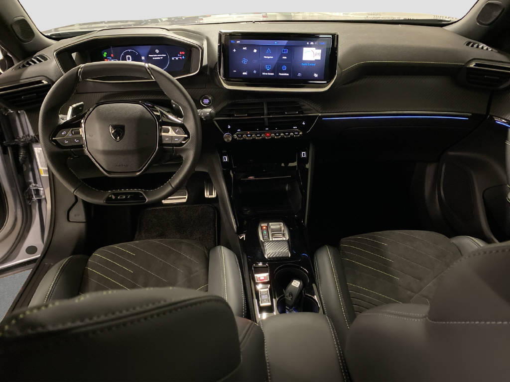 PEUGEOT 2008 1.2 Hybrid 145 GT-image-10