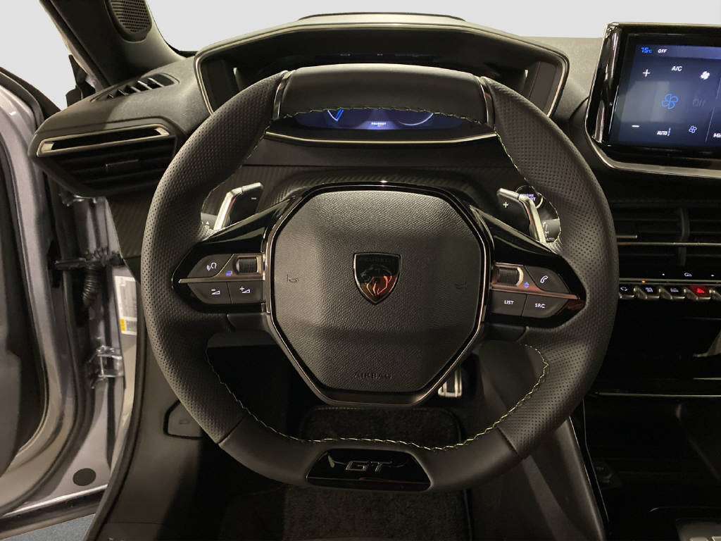 PEUGEOT 2008 1.2 Hybrid 145 GT-image-7
