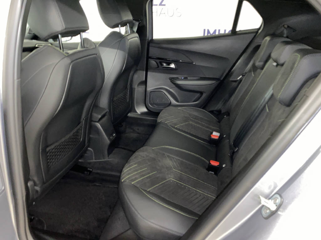 PEUGEOT 2008 1.2 Hybrid 145 GT-image-15