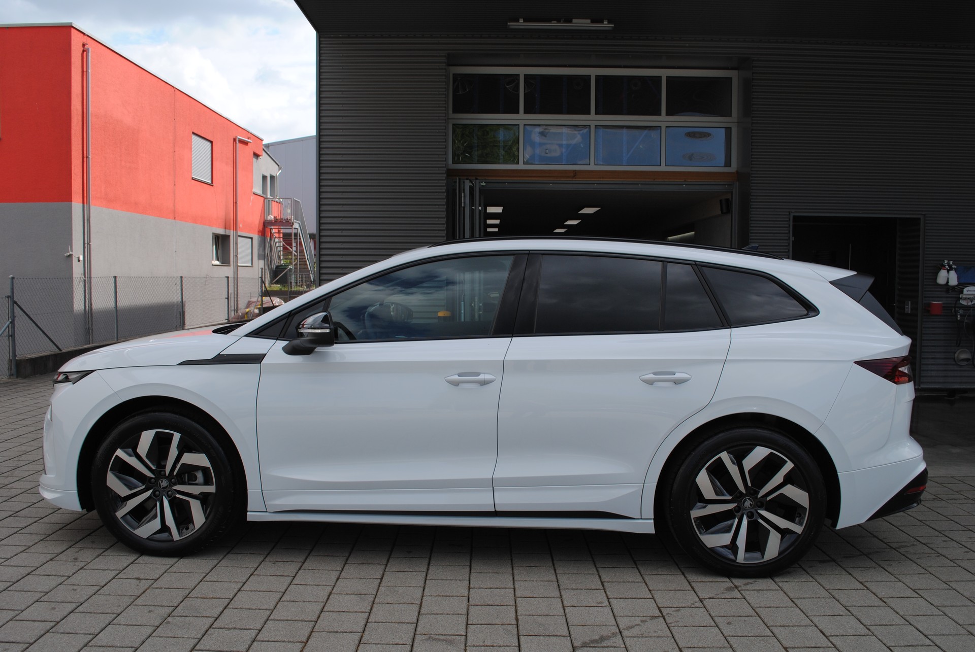 SKODA Enyaq 85x Sportline 4x4-image-5