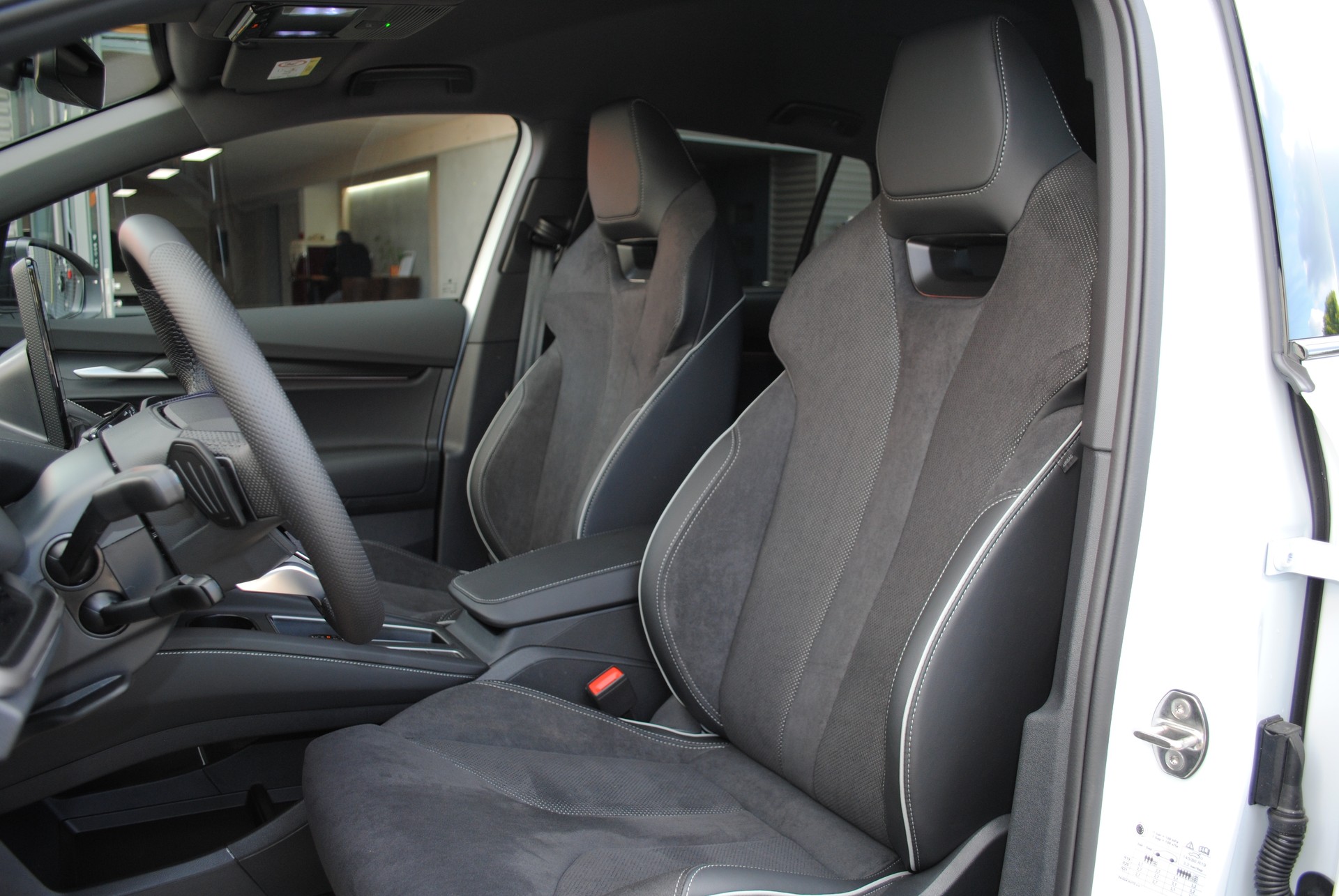 SKODA Enyaq 85x Sportline 4x4-image-10