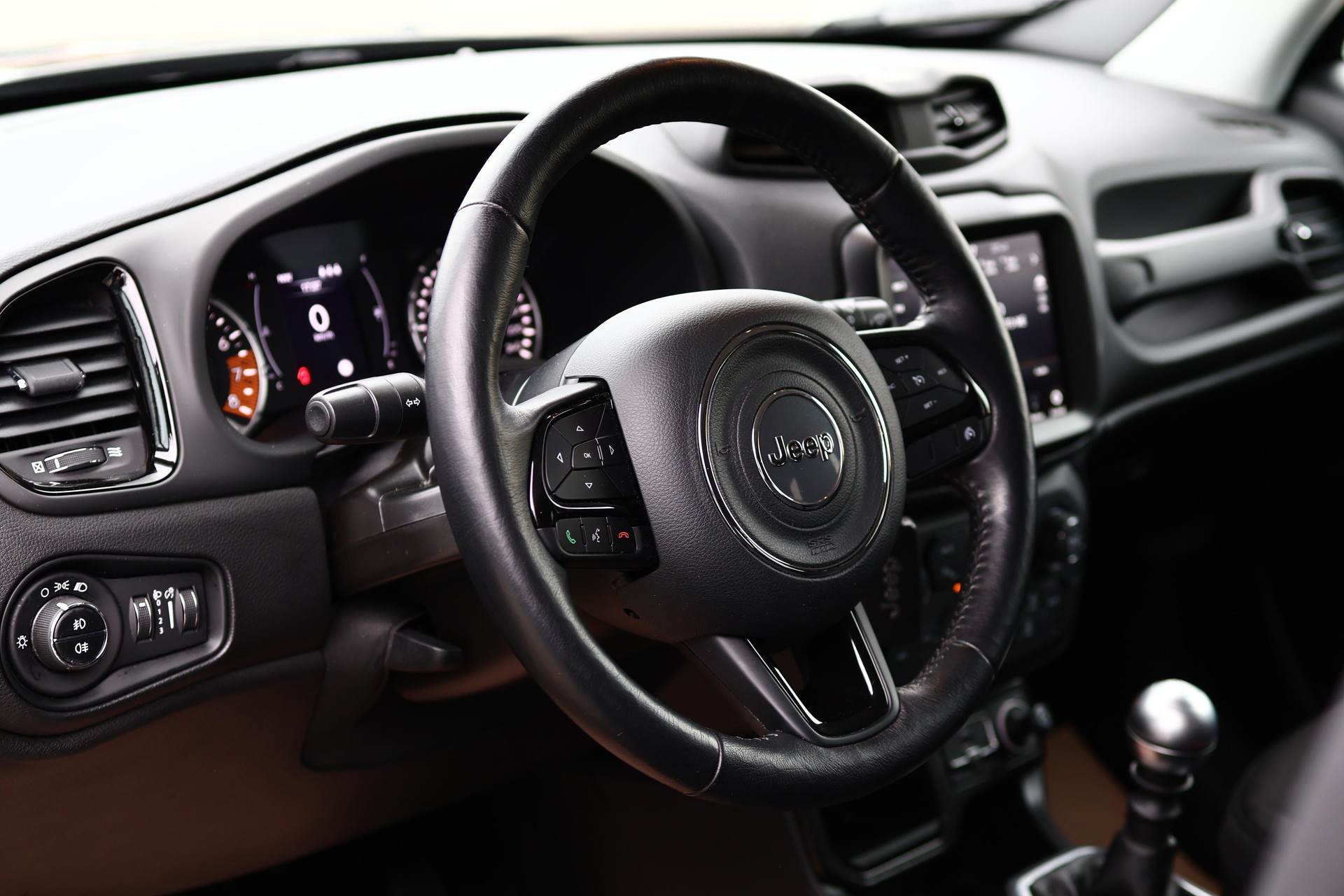 JEEP Renegade 1.0 Turbo Night Eagle-image-14