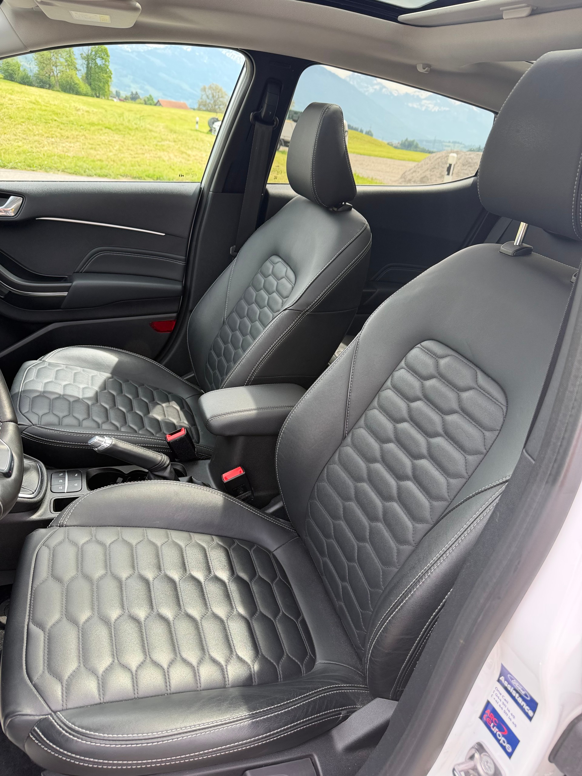 FORD Fiesta 1.0 SCTi Vignale-image-8