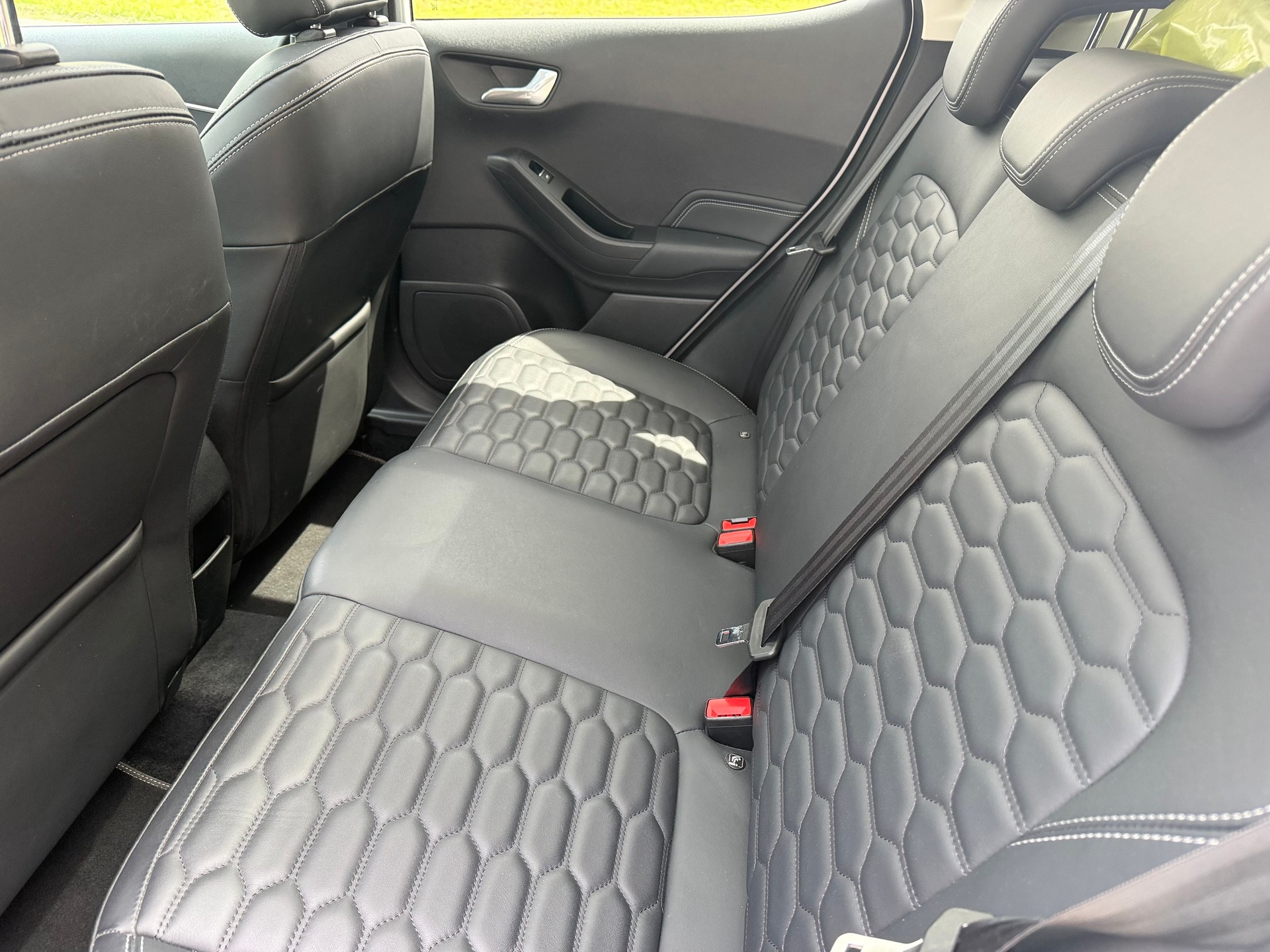 FORD Fiesta 1.0 SCTi Vignale-image-9