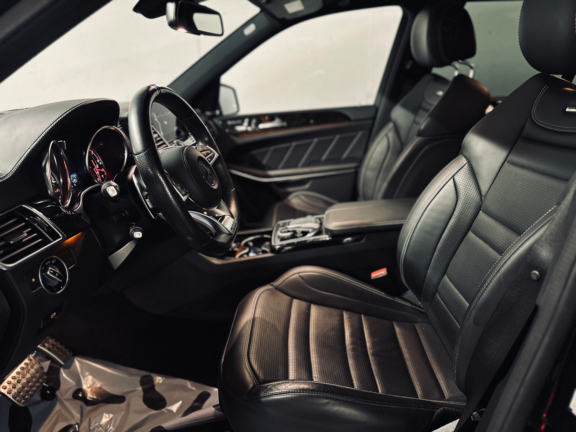 MERCEDES-BENZ GLS 63 AMG 4Matic Speedshift Plus-image-6