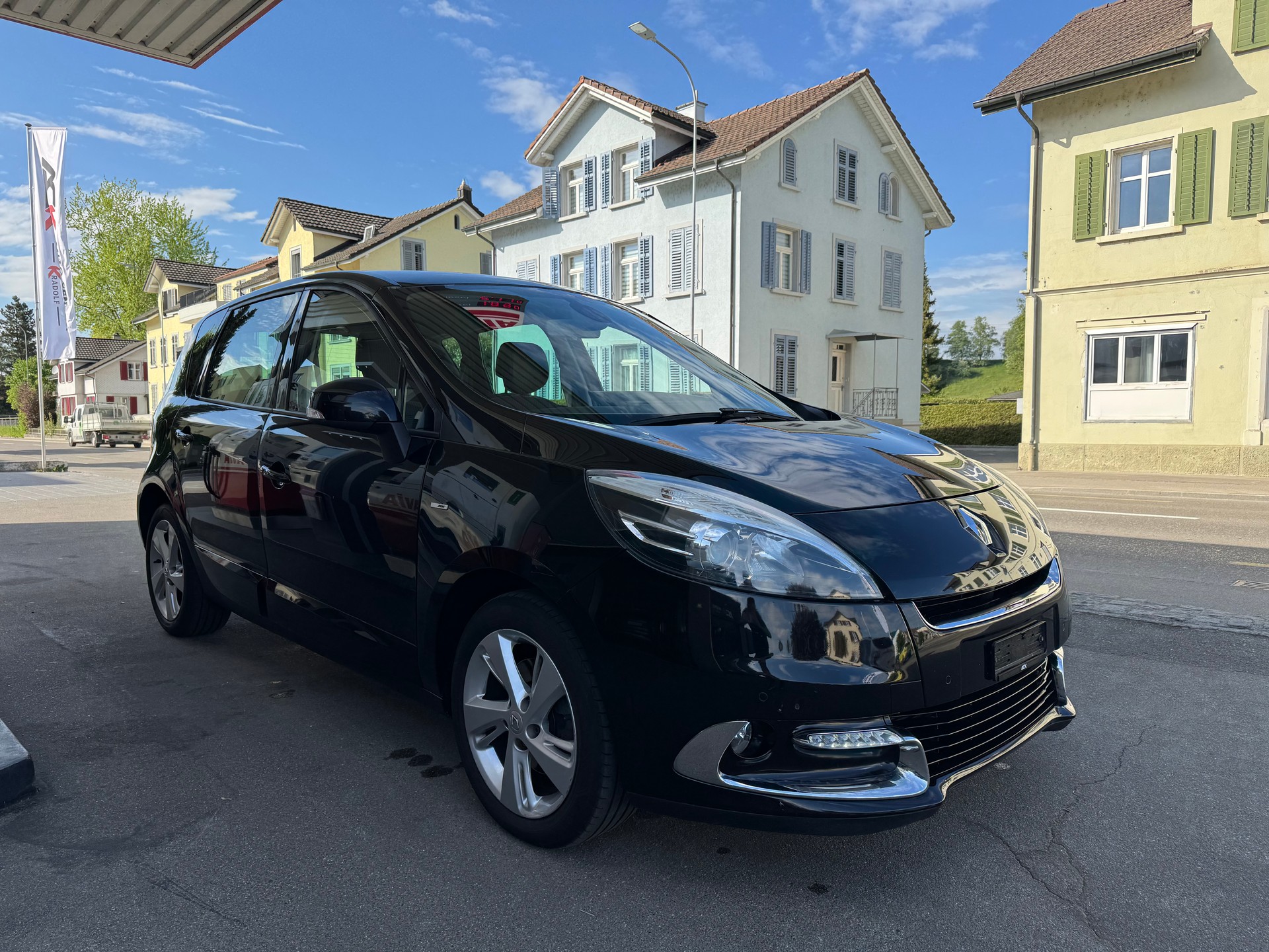 RENAULT Scénic 1.4 16V Turbo Bose-image-6