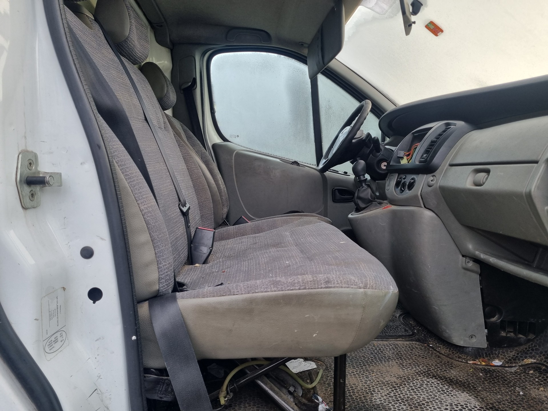 RENAULT Trafic 2.0 dCi 90 2.7t L1H1-image-5