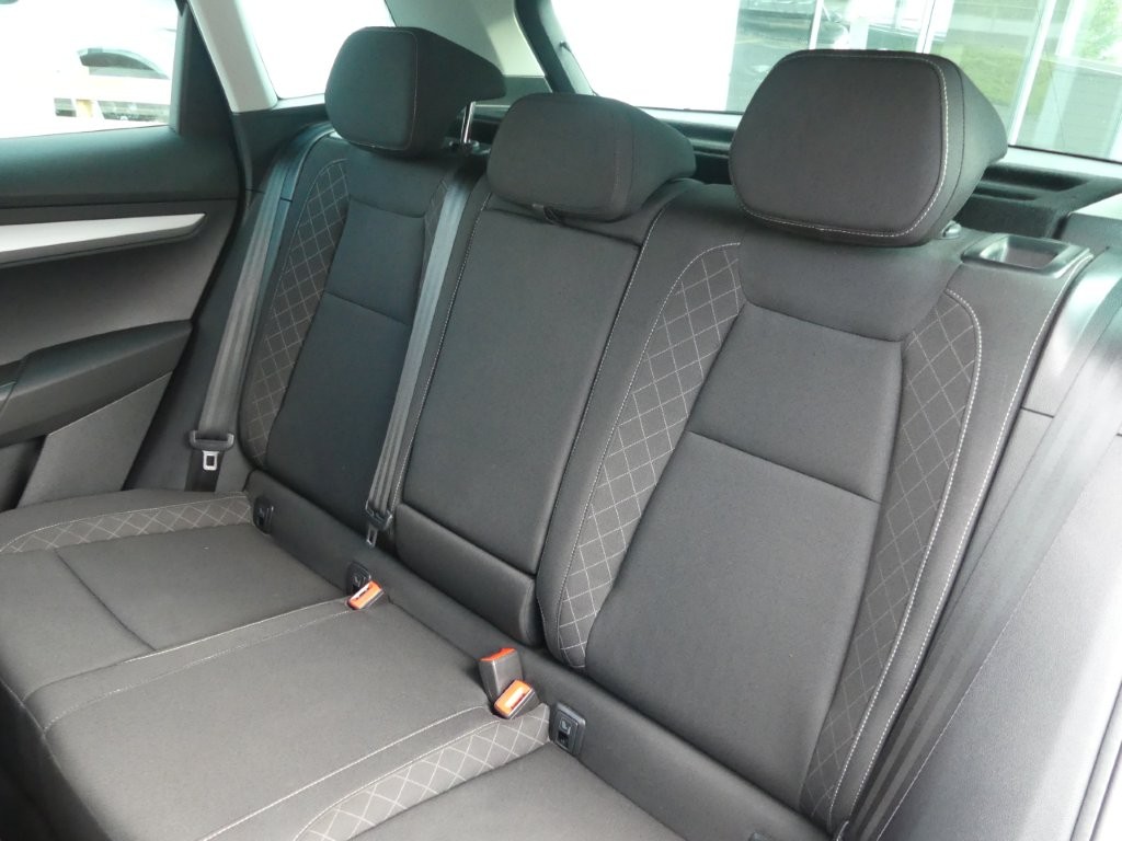 SKODA Karoq 1.5 TSI ACT Ambition DSG-image-11