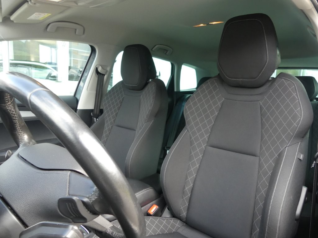 SKODA Karoq 1.5 TSI ACT Ambition DSG-image-9