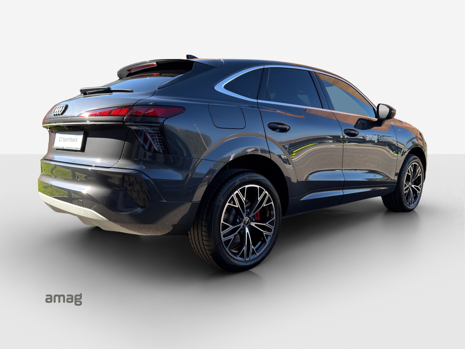 AUDI Q3 Sportback e-hybrid 200 kW S tronig-image-4