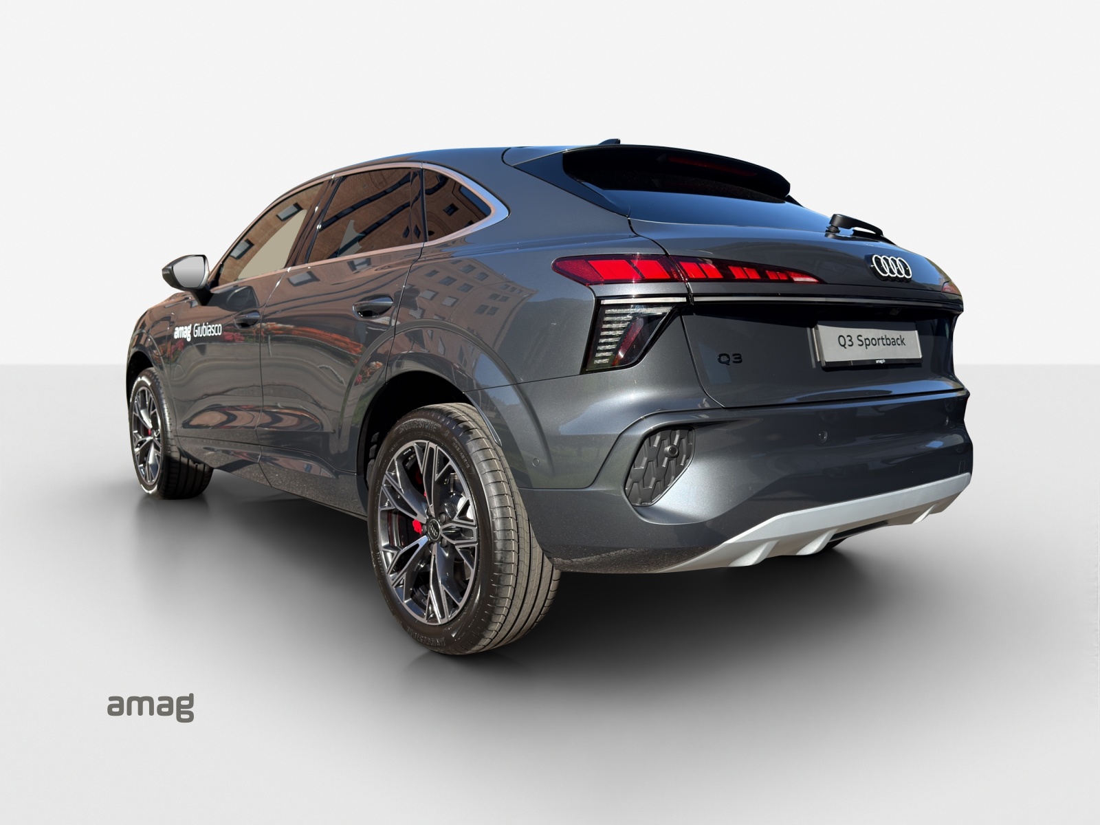 AUDI Q3 Sportback e-hybrid 200 kW S tronig-showroom-element-2