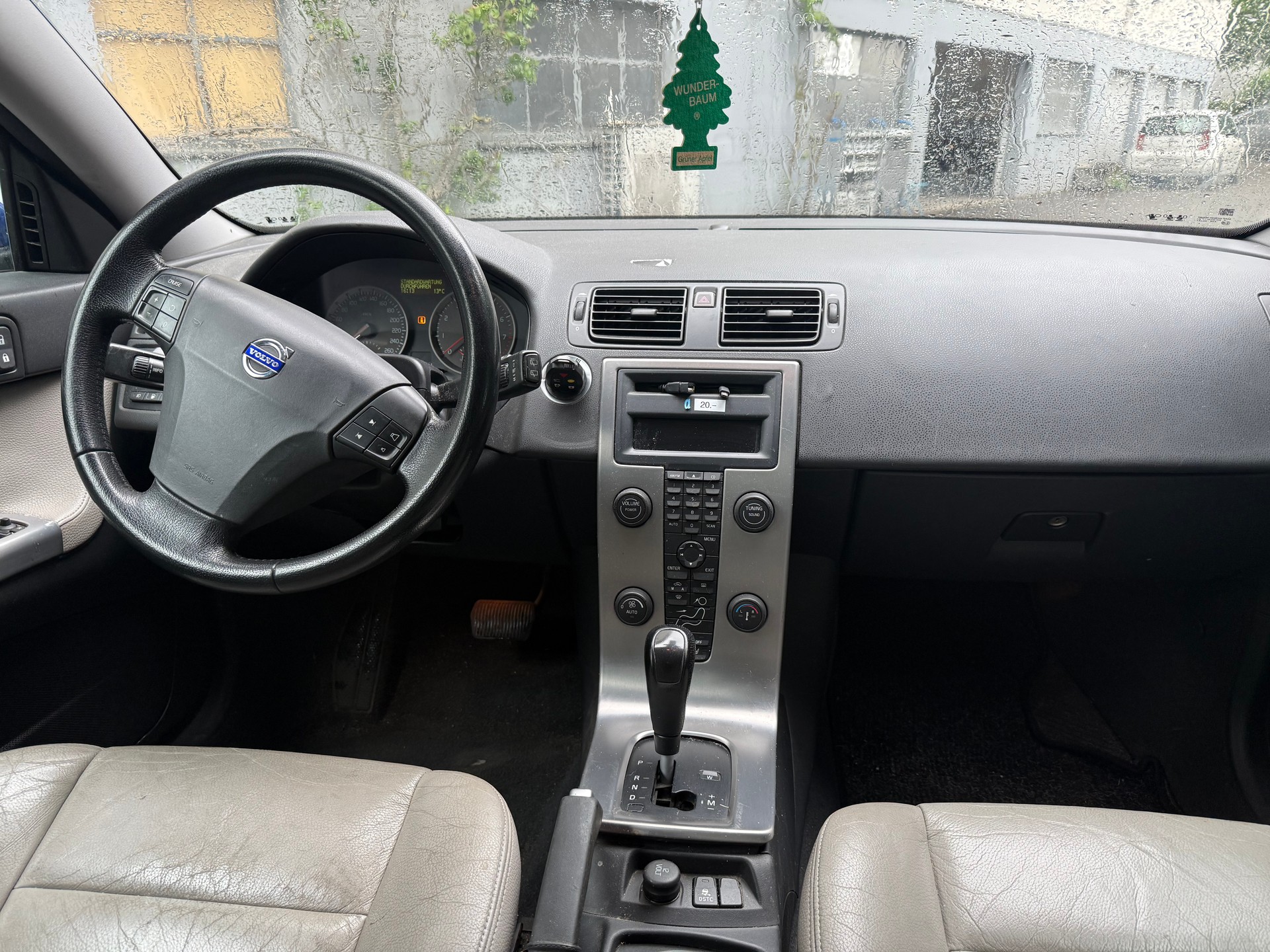VOLVO V50 2.4 Momentum-image-7