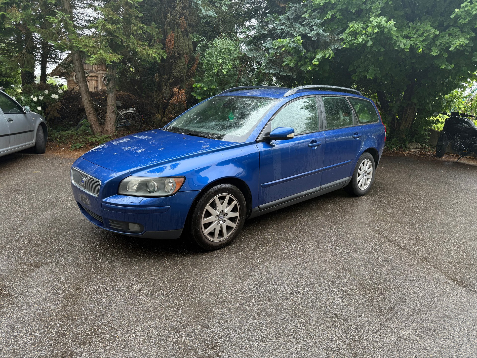 VOLVO V50 2.4 Momentum-image-2