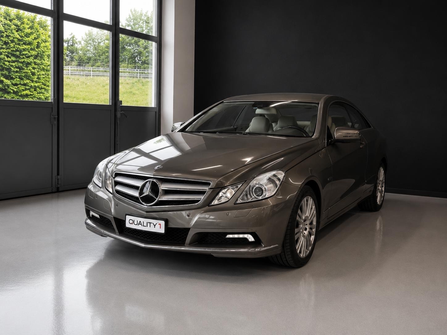 MERCEDES-BENZ E 350 CGI BlueEfficiency 7G-Tronic-image-1