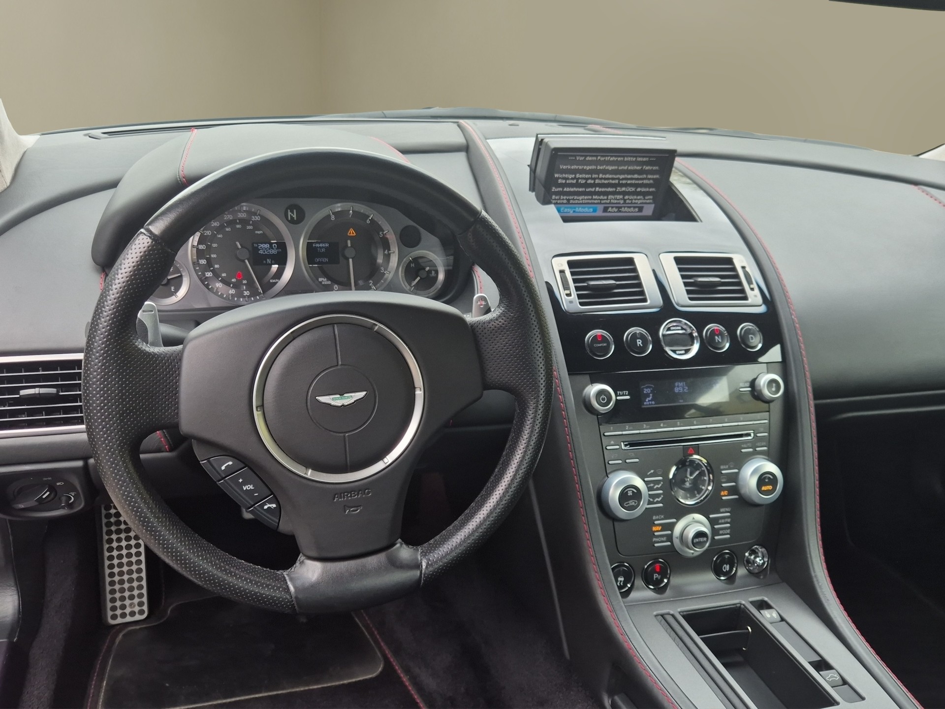 ASTON MARTIN V8 Vantage 4.7 Sportshift-image-10