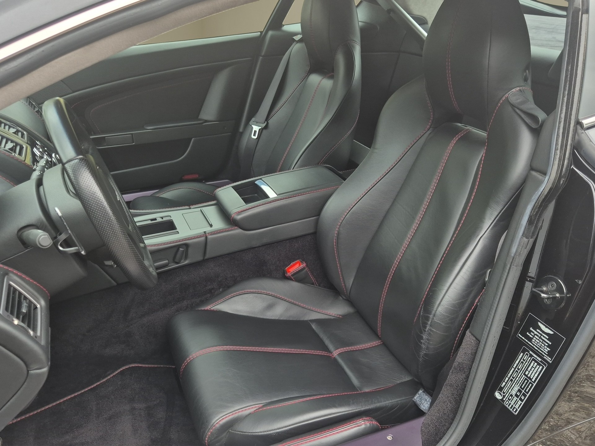 ASTON MARTIN V8 Vantage 4.7 Sportshift-image-8