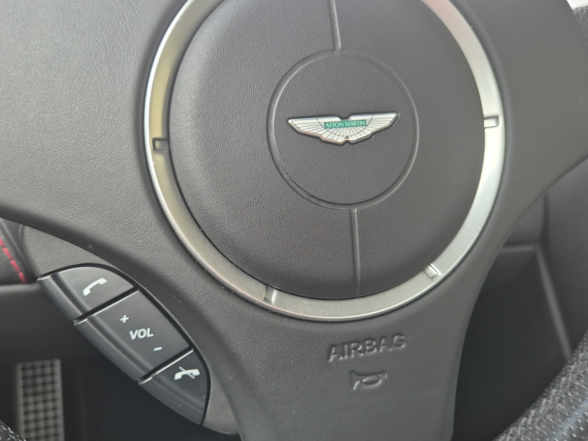 ASTON MARTIN V8 Vantage 4.7 Sportshift-image-18