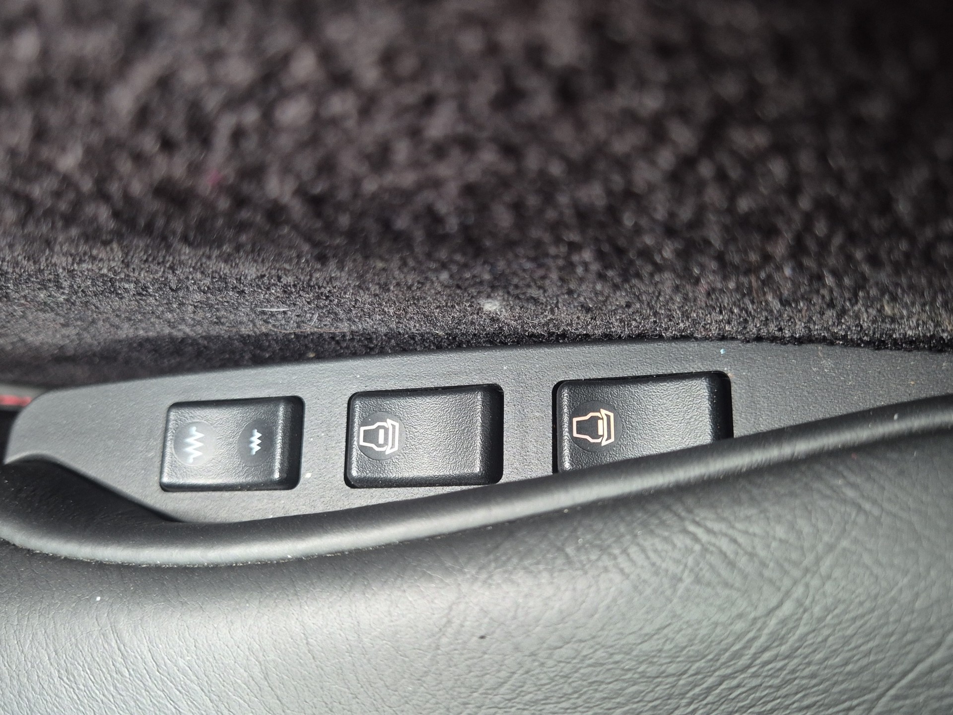ASTON MARTIN V8 Vantage 4.7 Sportshift-image-20