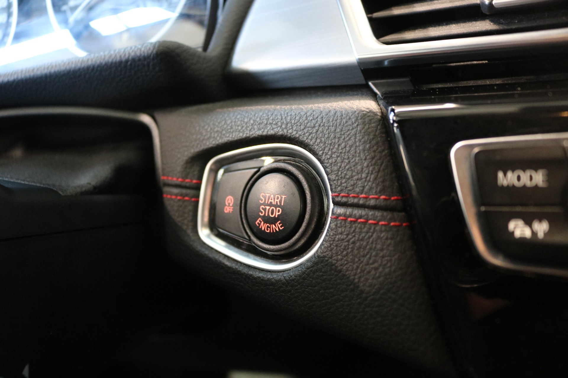 BMW 220i Gran Tourer Luxury Line Steptronic-image-45
