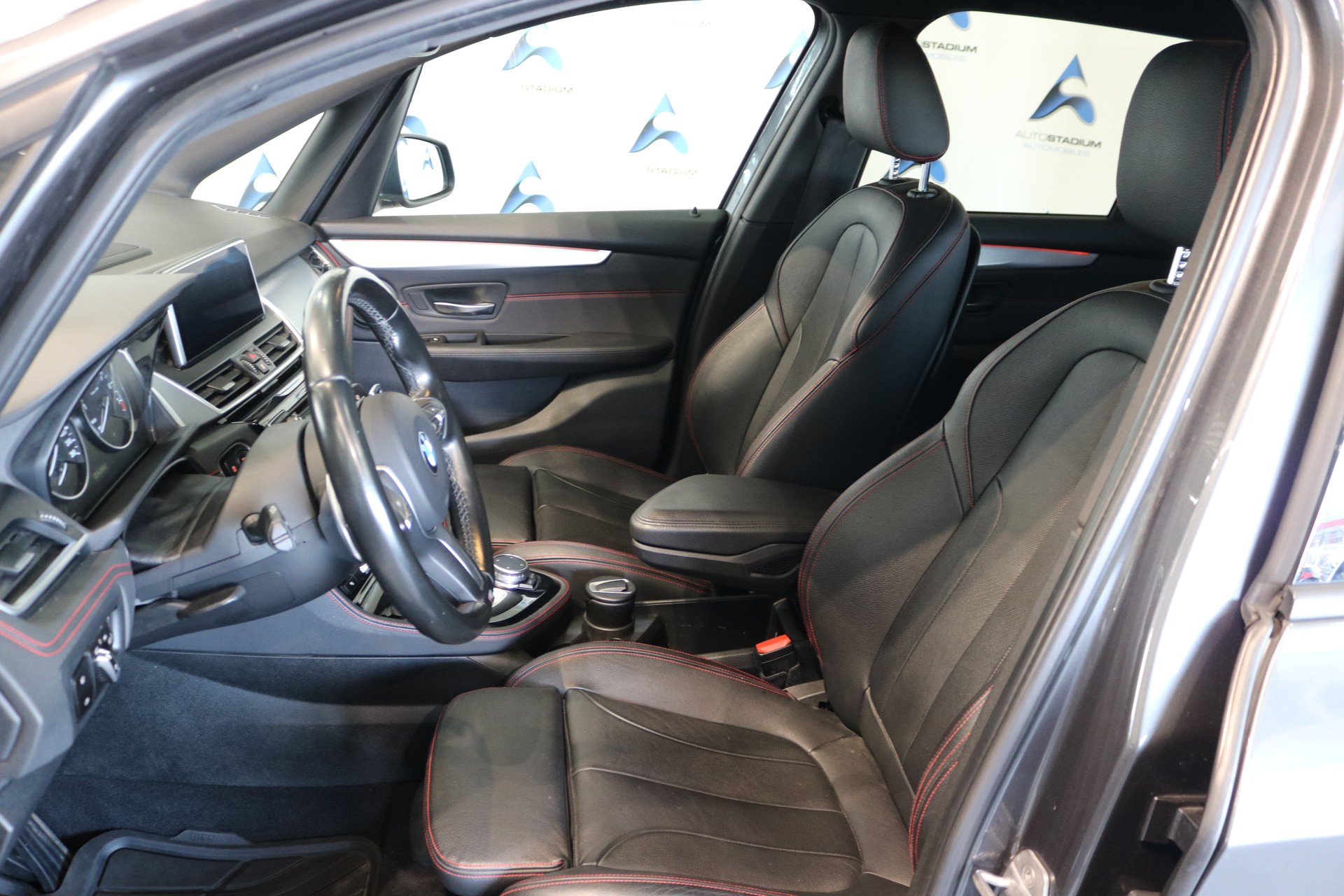 BMW 220i Gran Tourer Luxury Line Steptronic-image-32