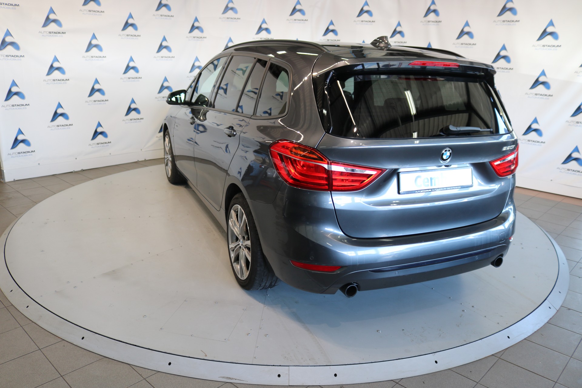BMW 220i Gran Tourer Luxury Line Steptronic-image-17