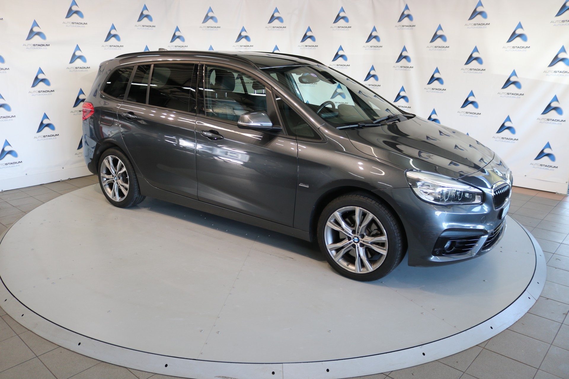 BMW 220i Gran Tourer Luxury Line Steptronic-image-27