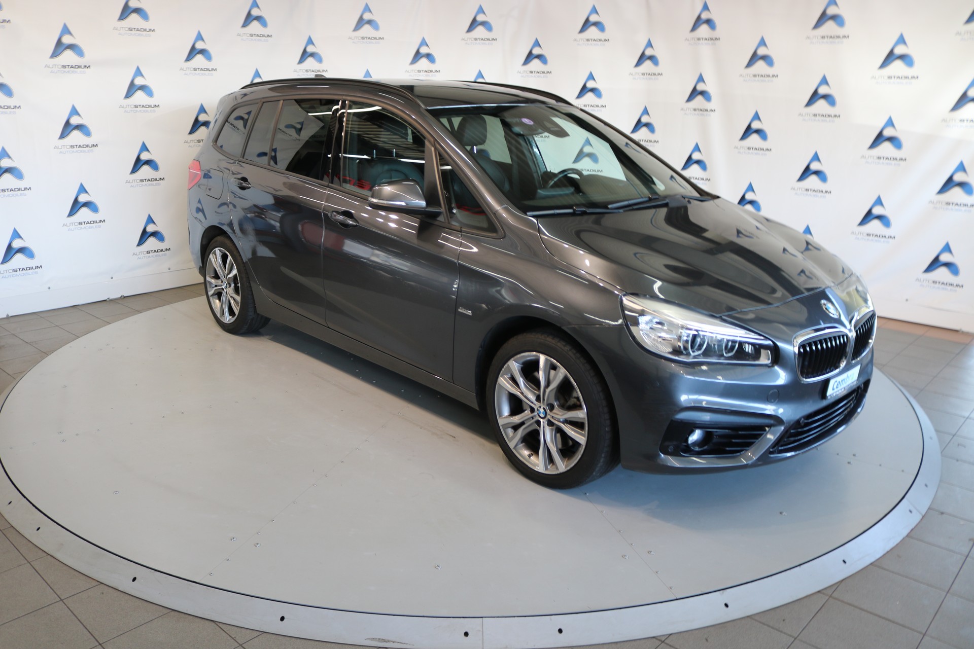 BMW 220i Gran Tourer Luxury Line Steptronic-image-28