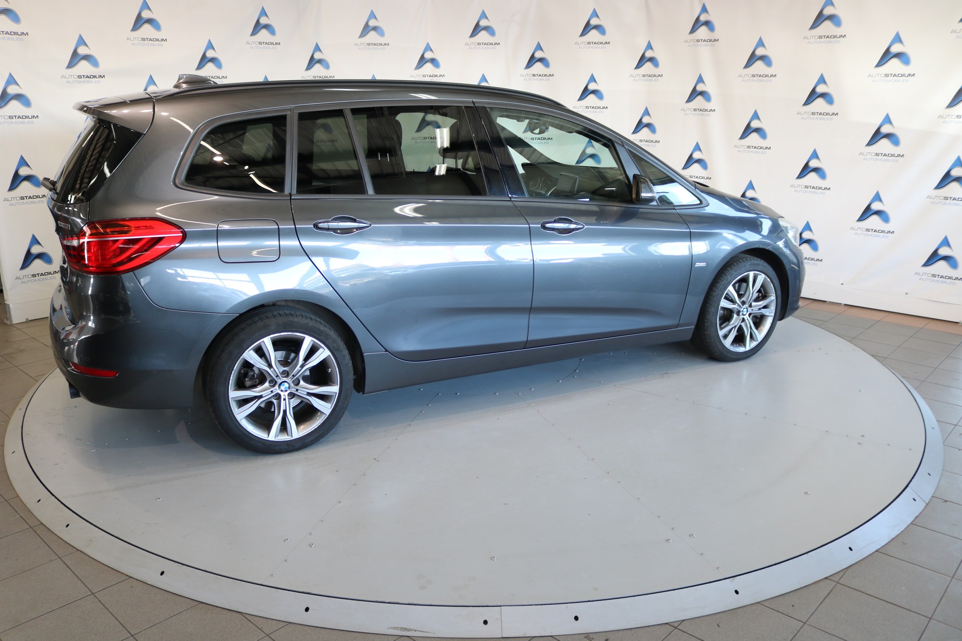 BMW 220i Gran Tourer Luxury Line Steptronic-image-22