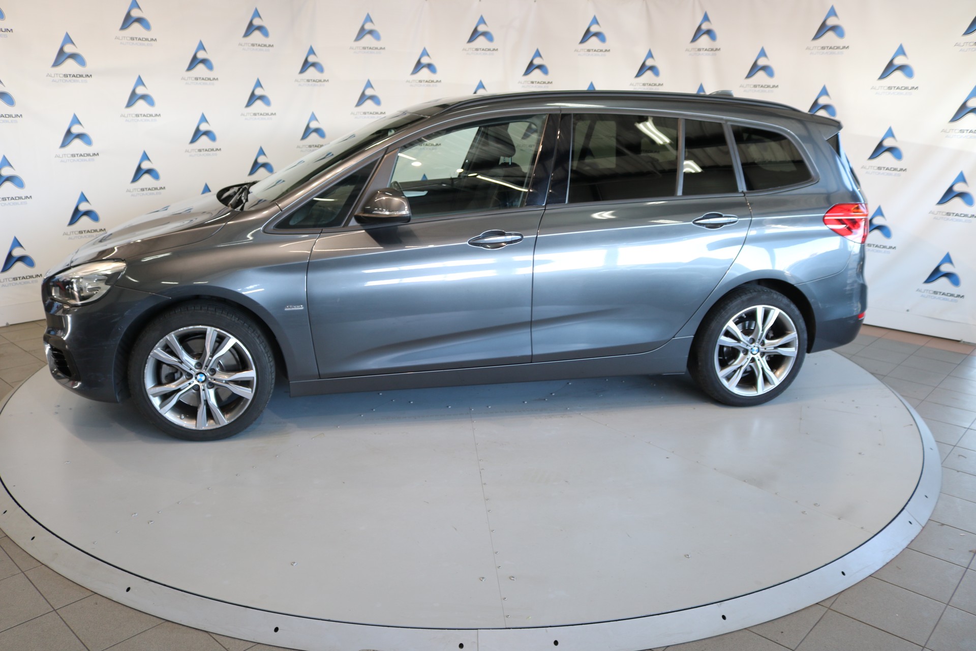 BMW 220i Gran Tourer Luxury Line Steptronic-image-12